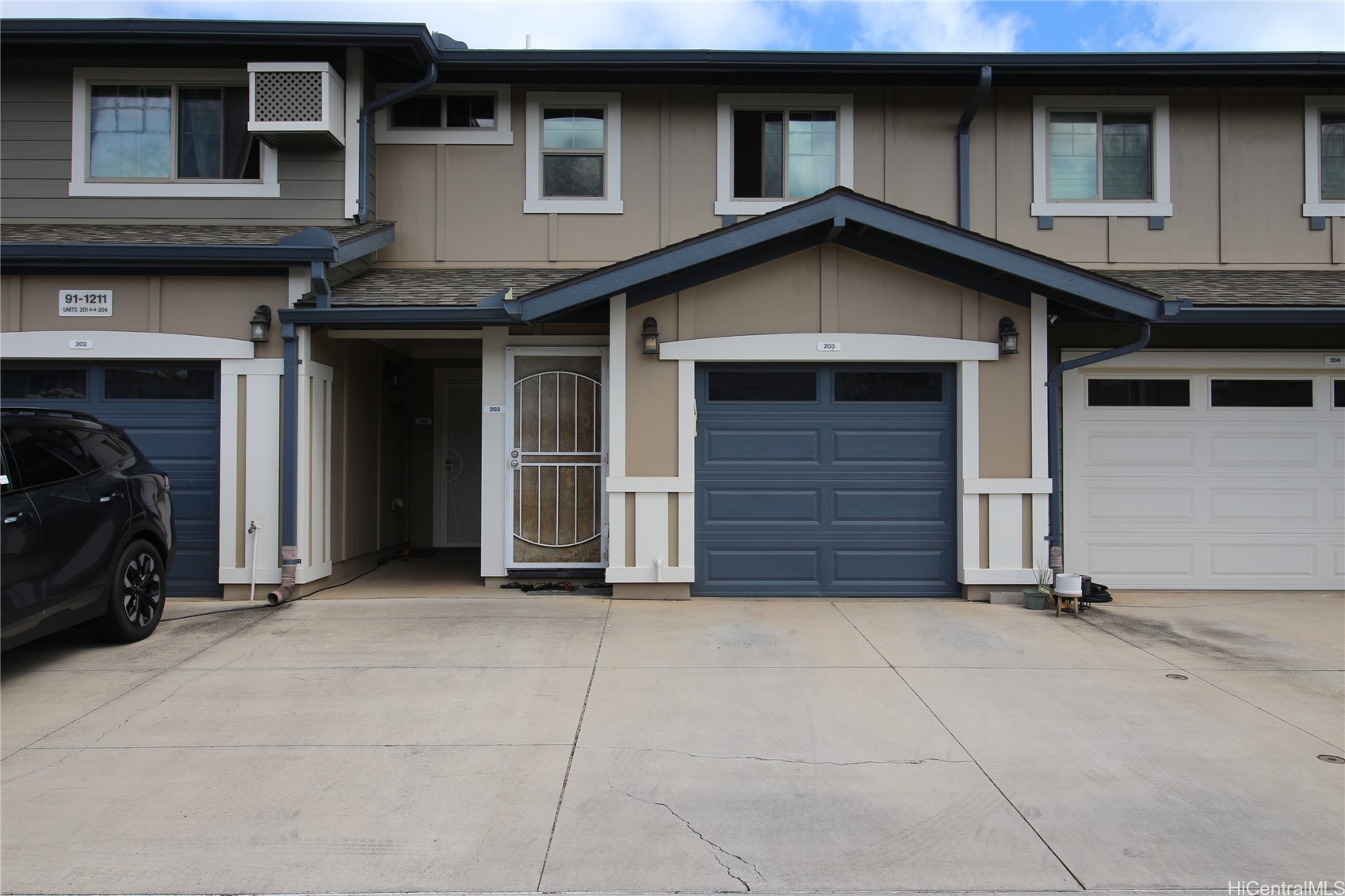 91-1211 Kamaaha Avenue 203