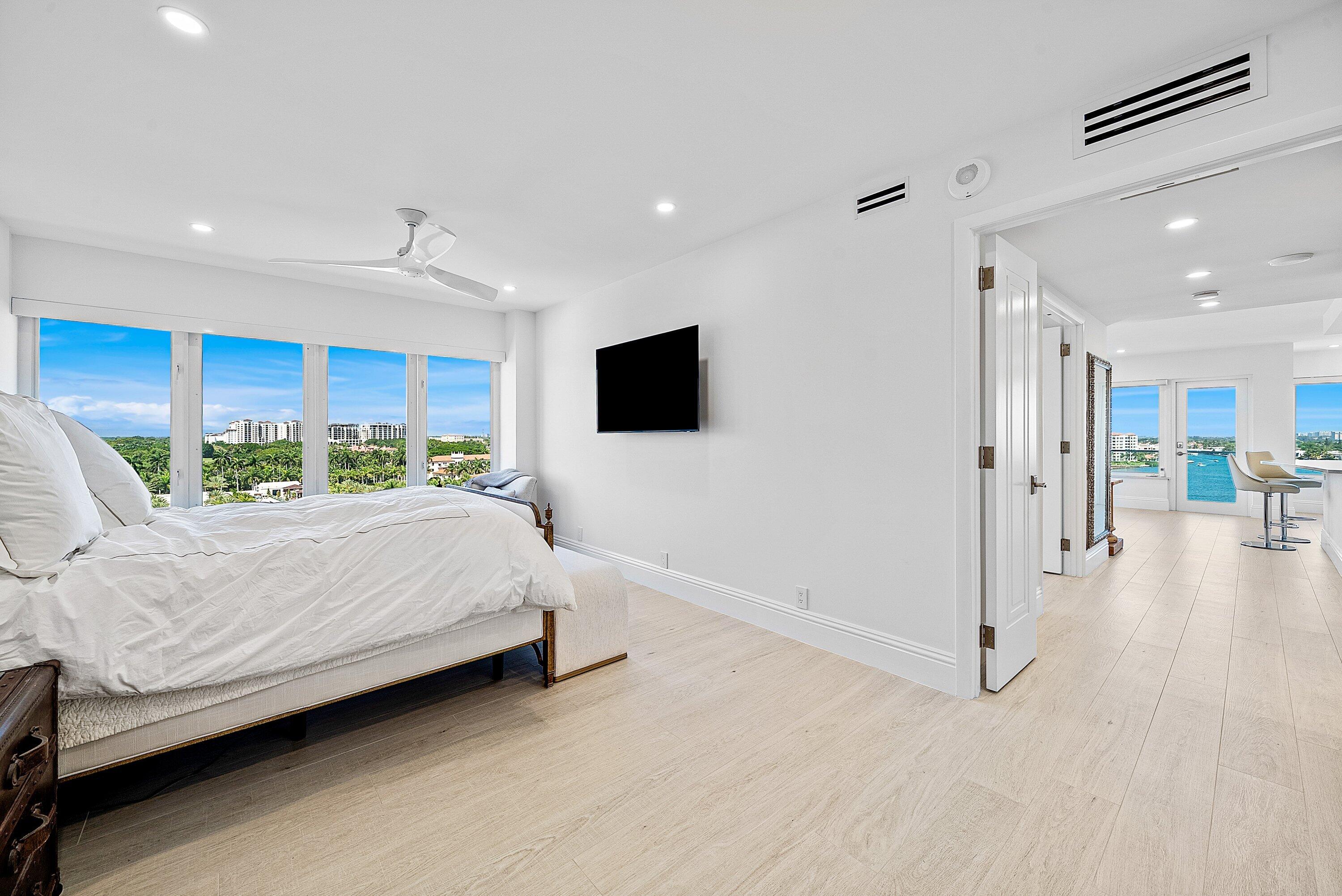 701 E Camino Real 10j