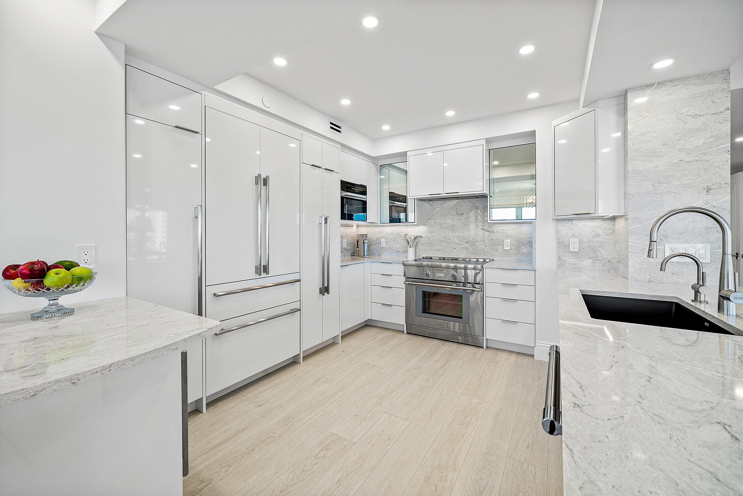 701 E Camino Real 10j