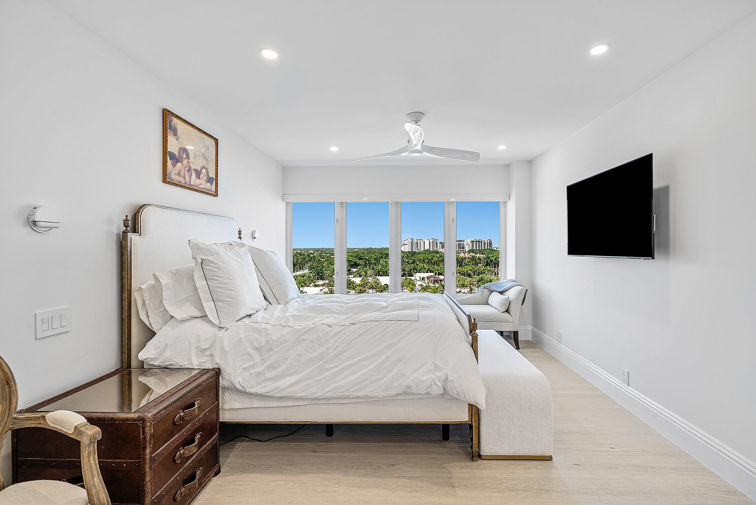 701 E Camino Real 10j