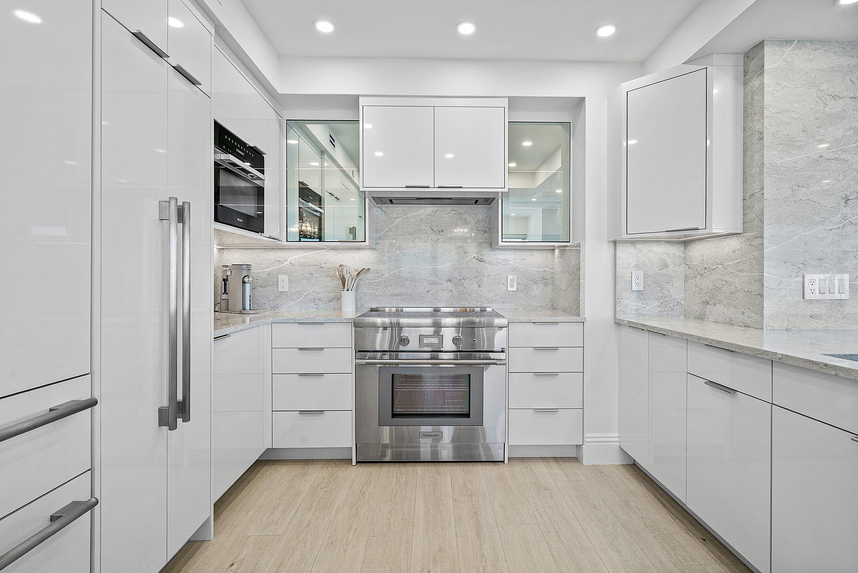 701 E Camino Real 10j