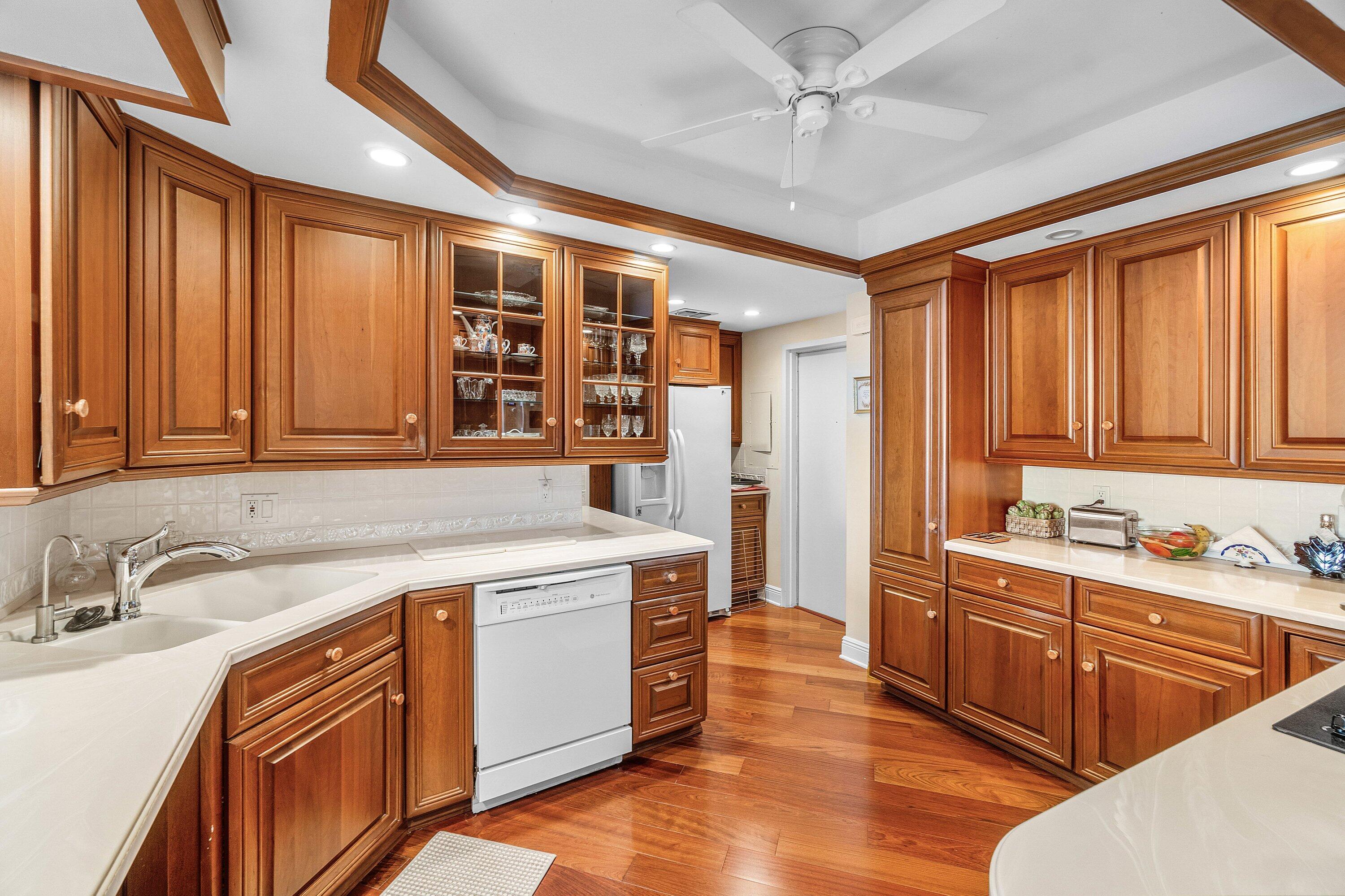 700 S Ocean Boulevard 804