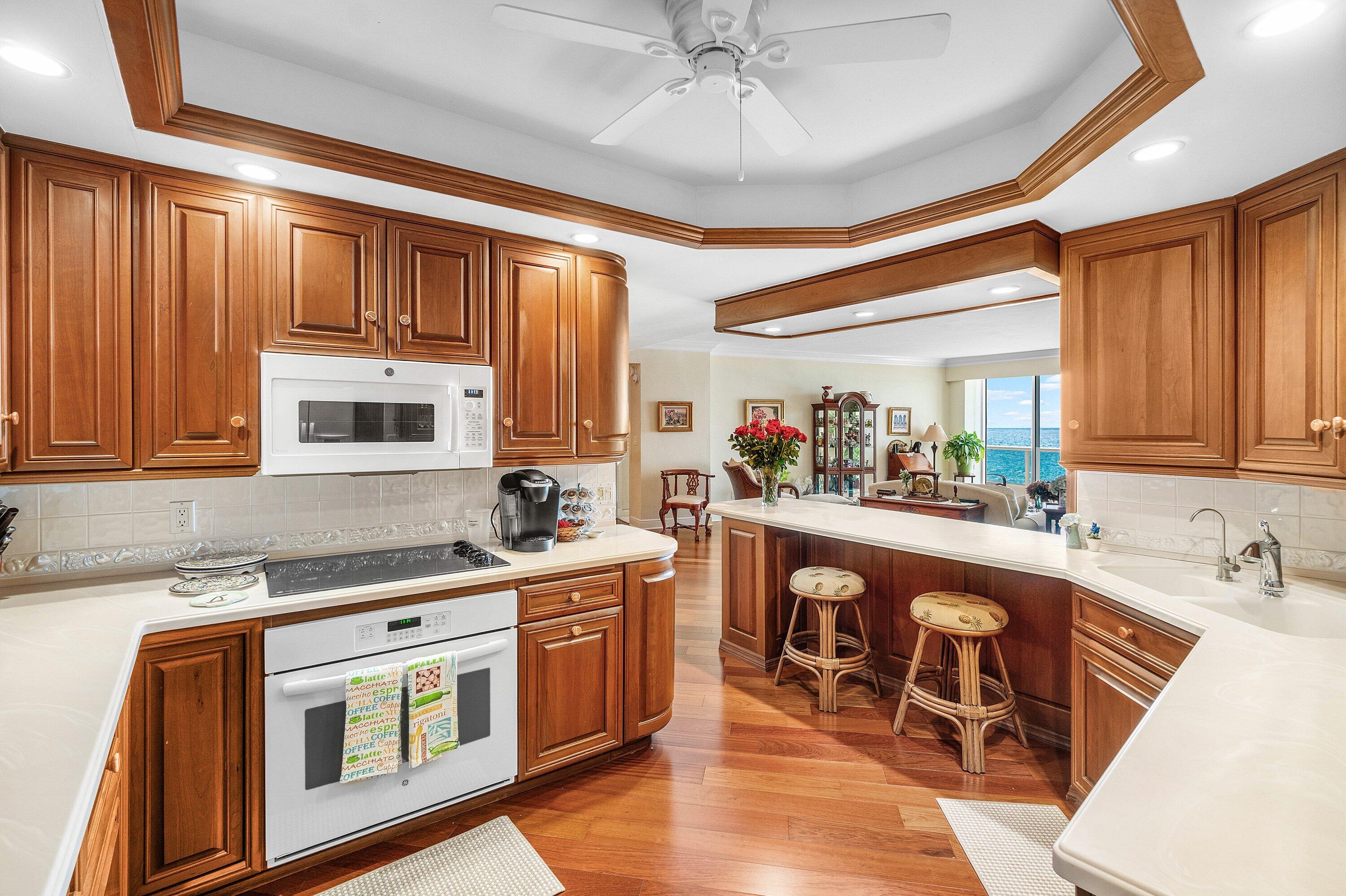 700 S Ocean Boulevard 804