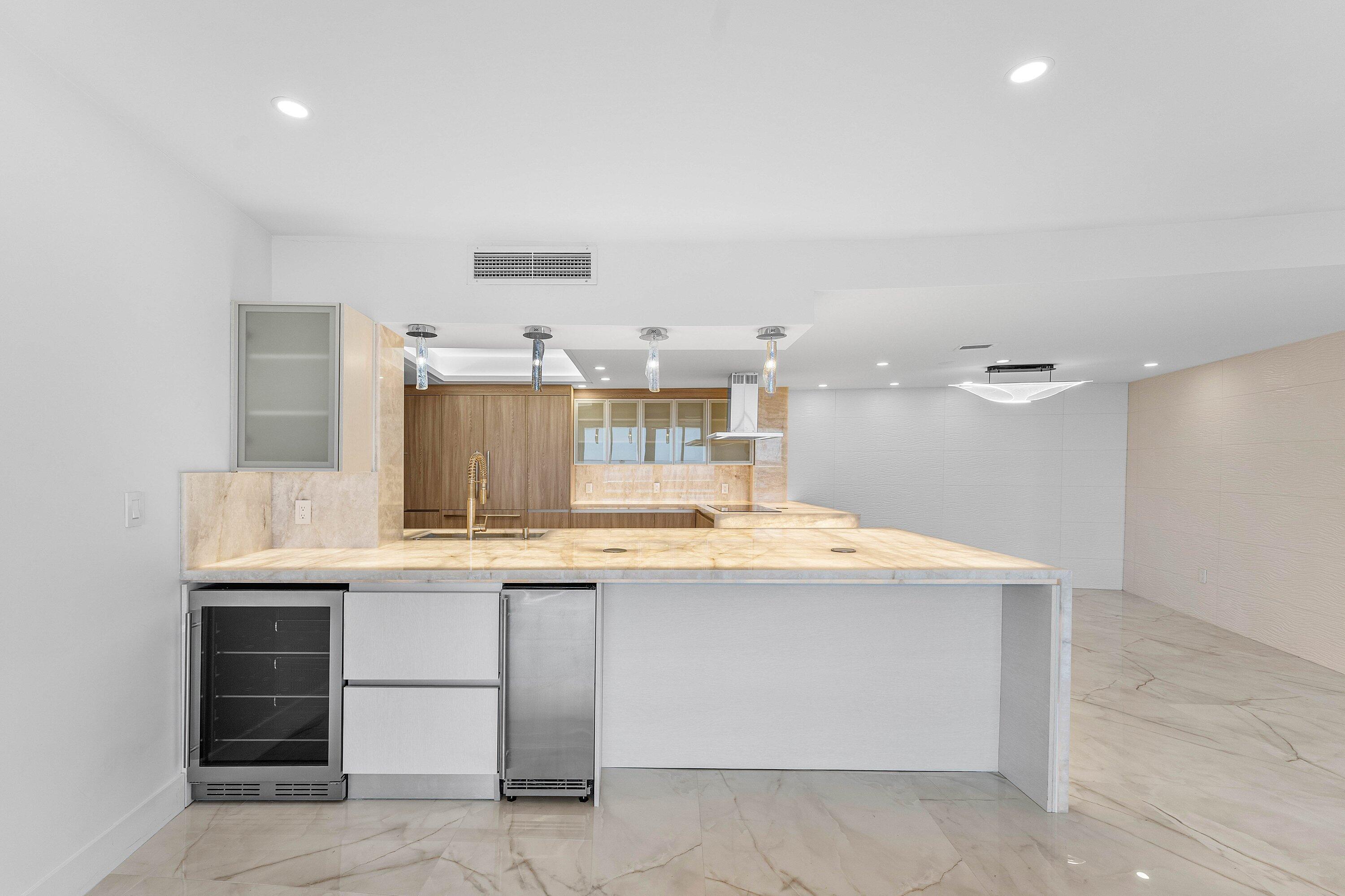 700 S Ocean Boulevard 504