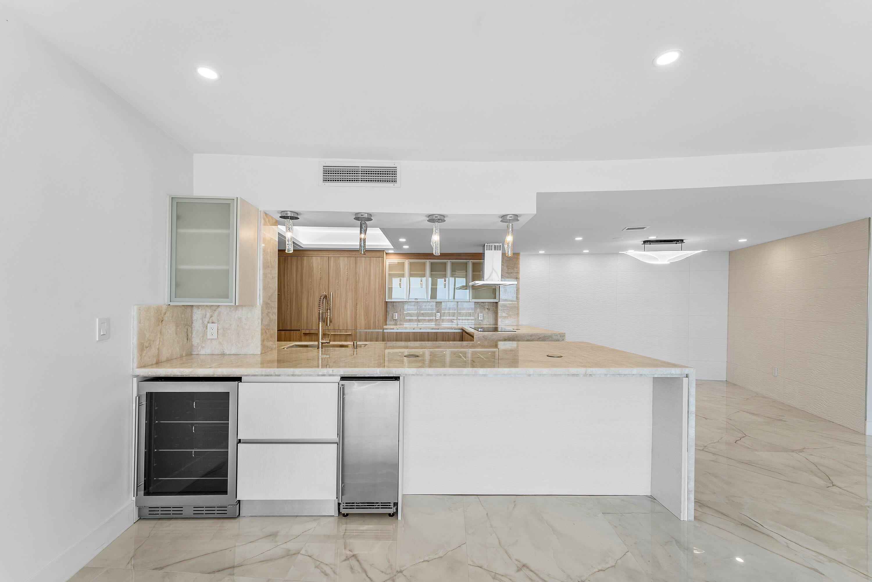 700 S Ocean Boulevard 504