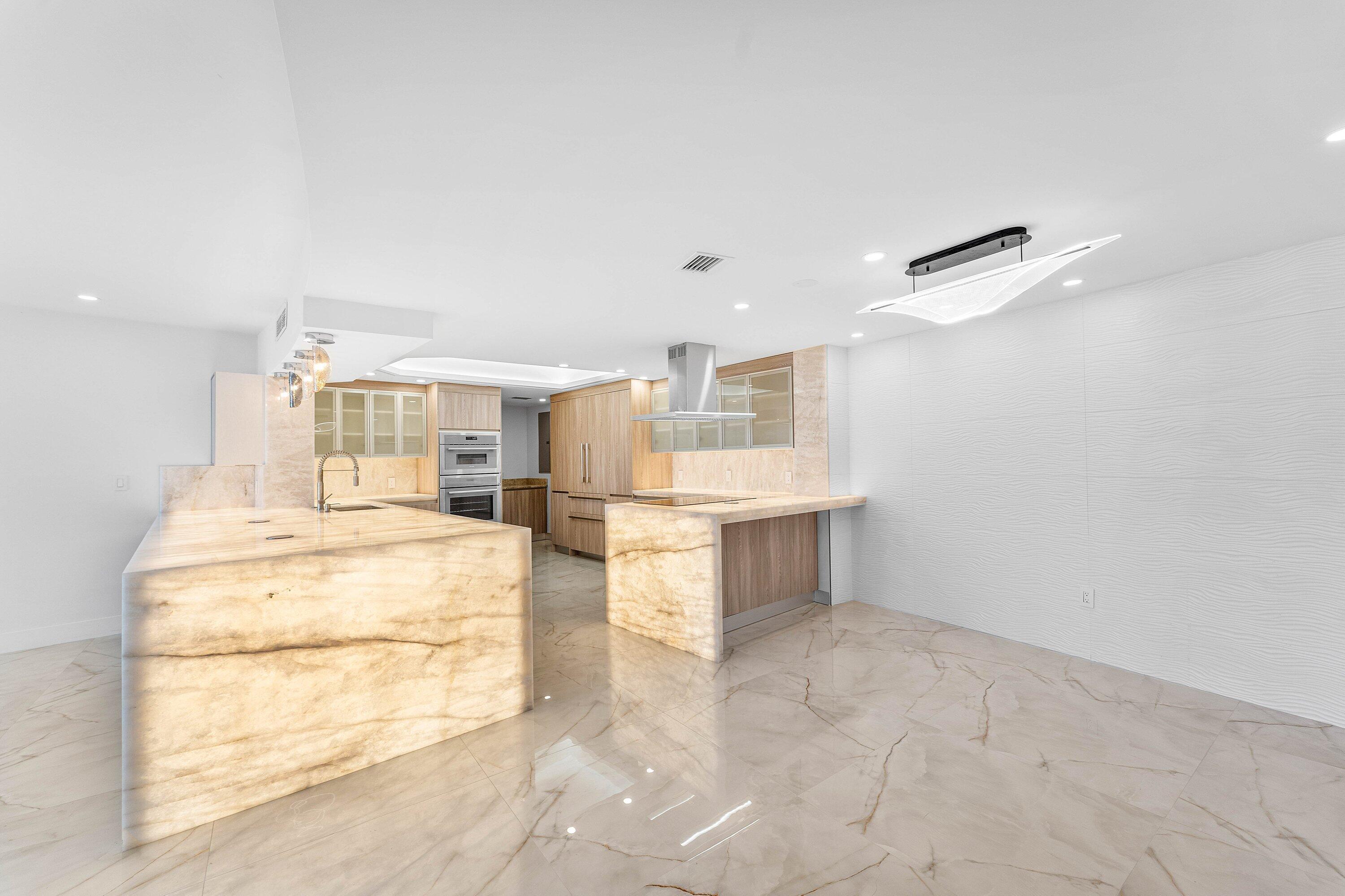 700 S Ocean Boulevard 504
