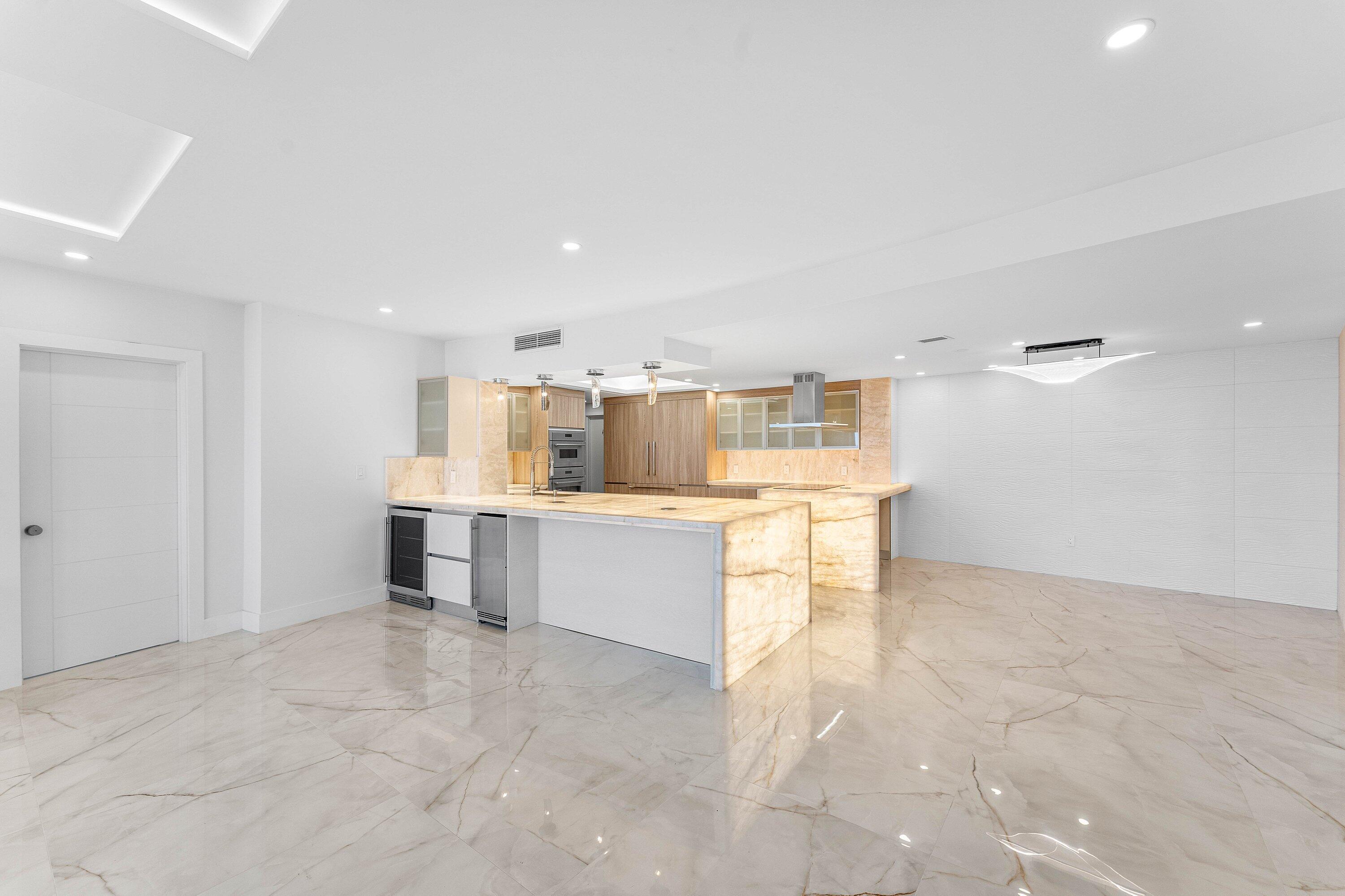 700 S Ocean Boulevard 504