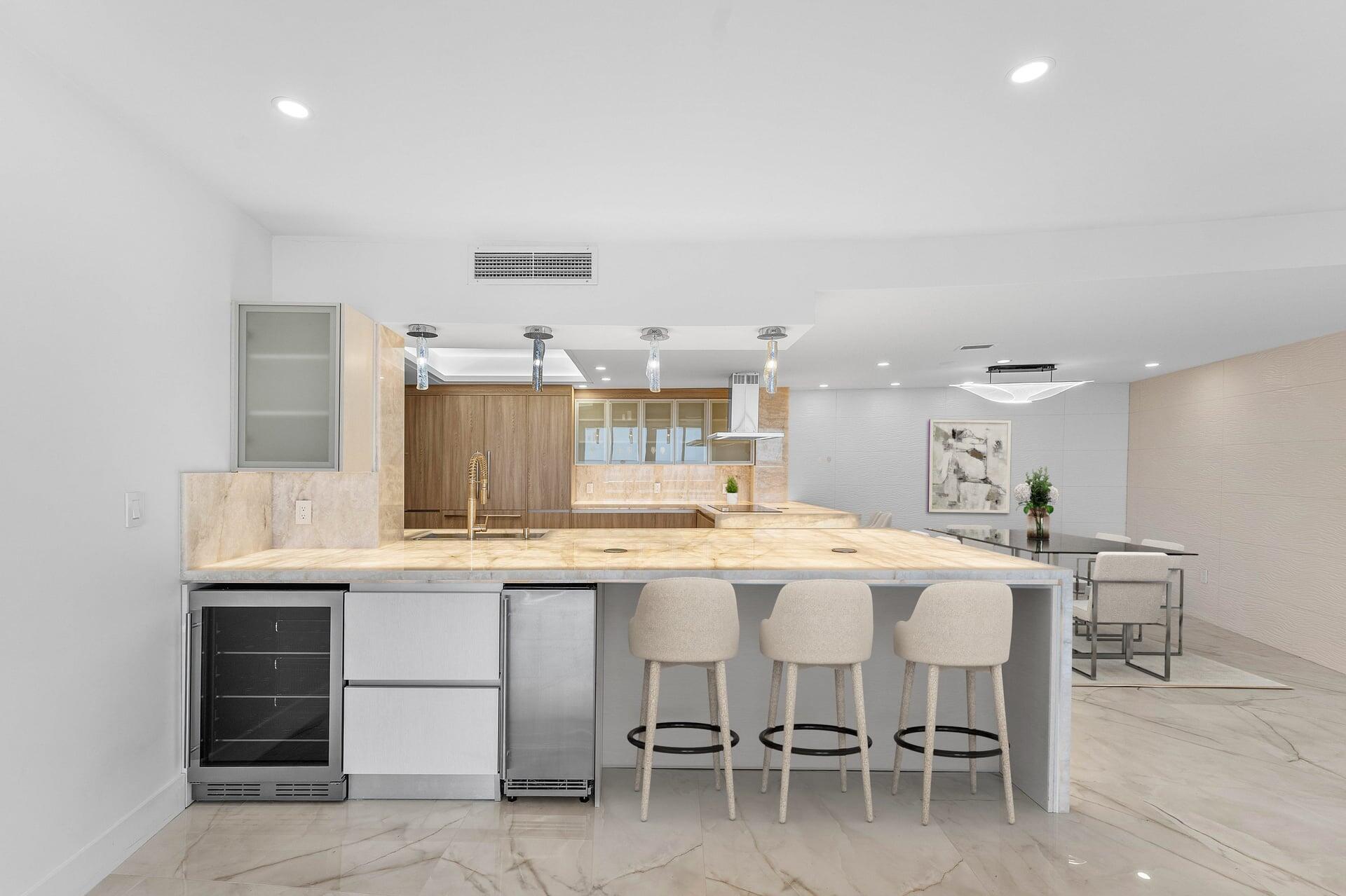 700 S Ocean Boulevard 504