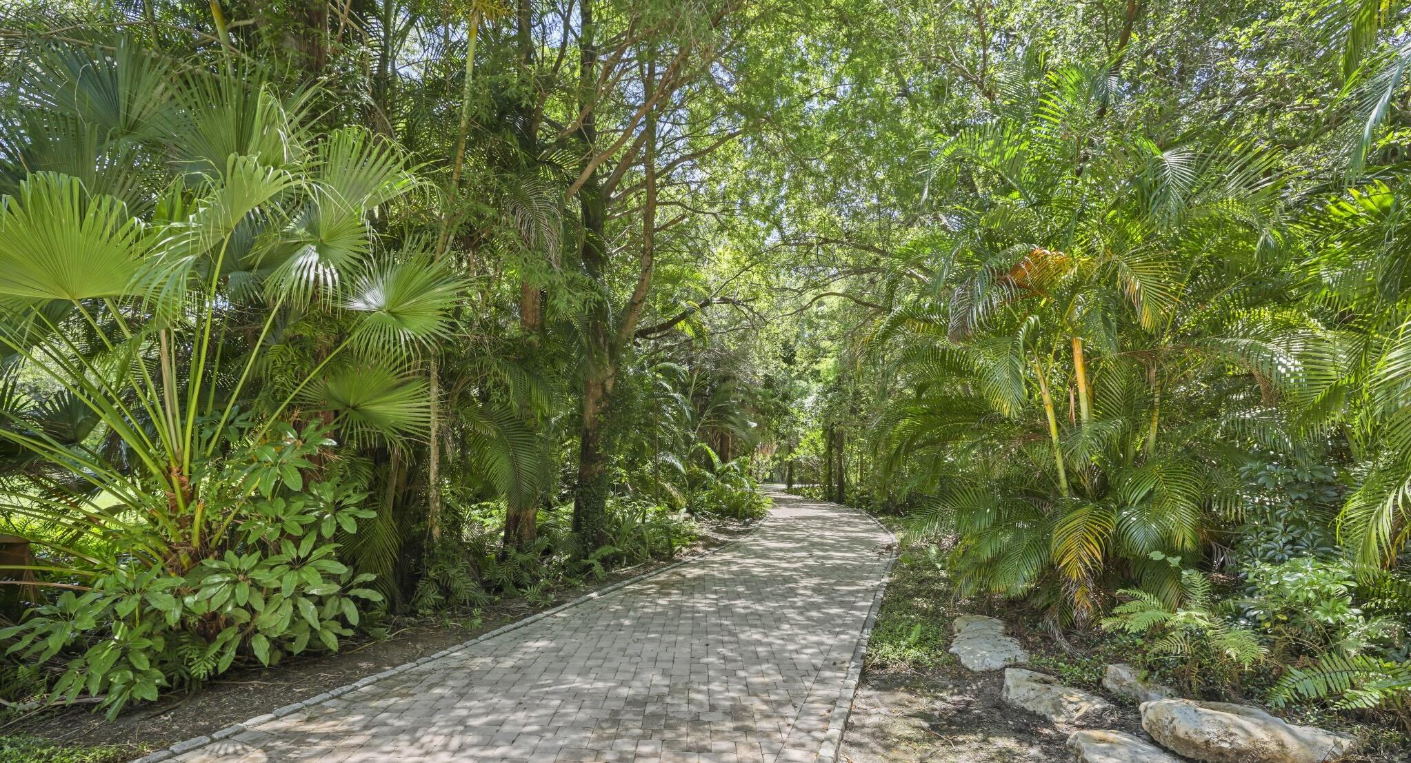 6001 Le Lac Road