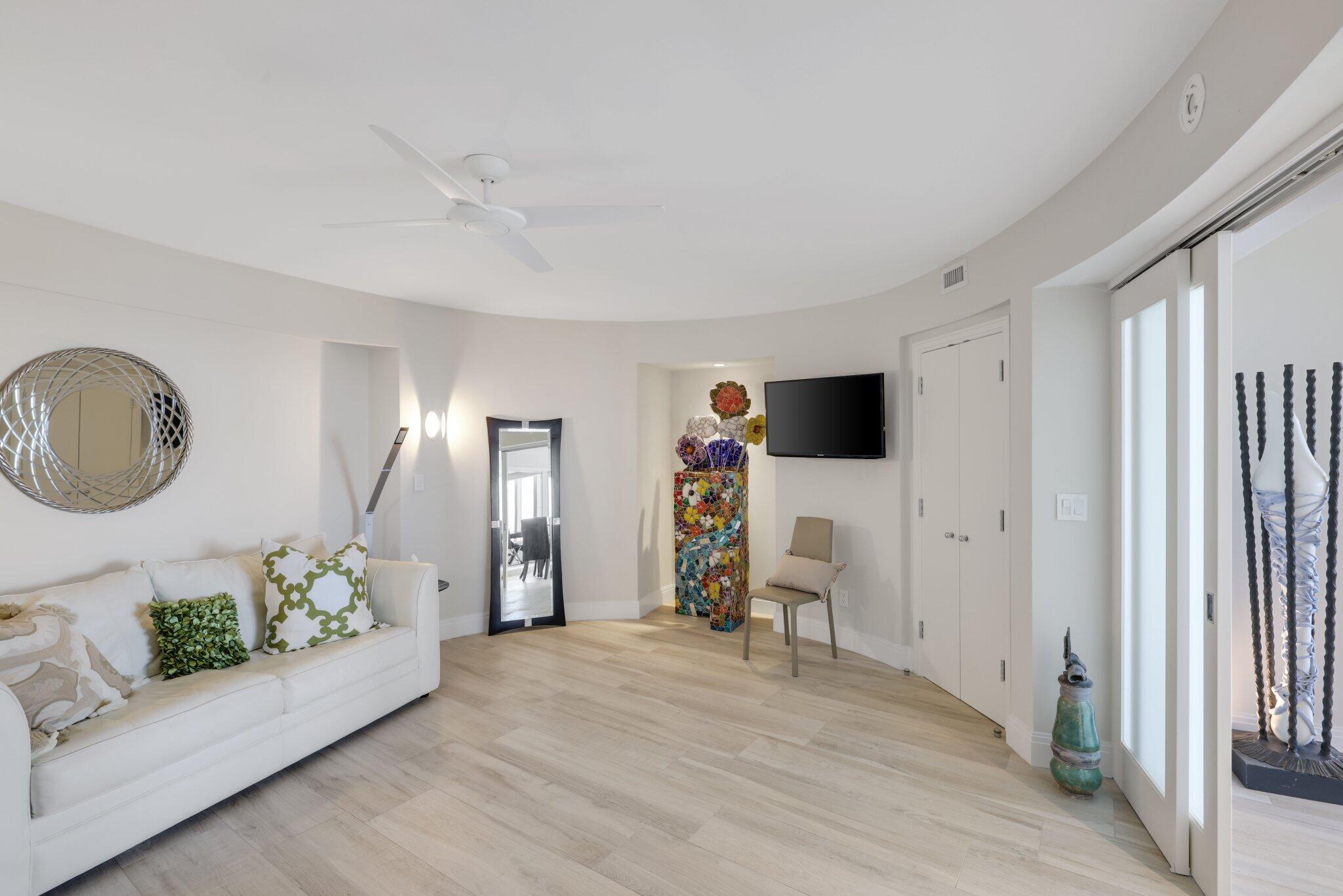 700 S Ocean Boulevard 1103-1104