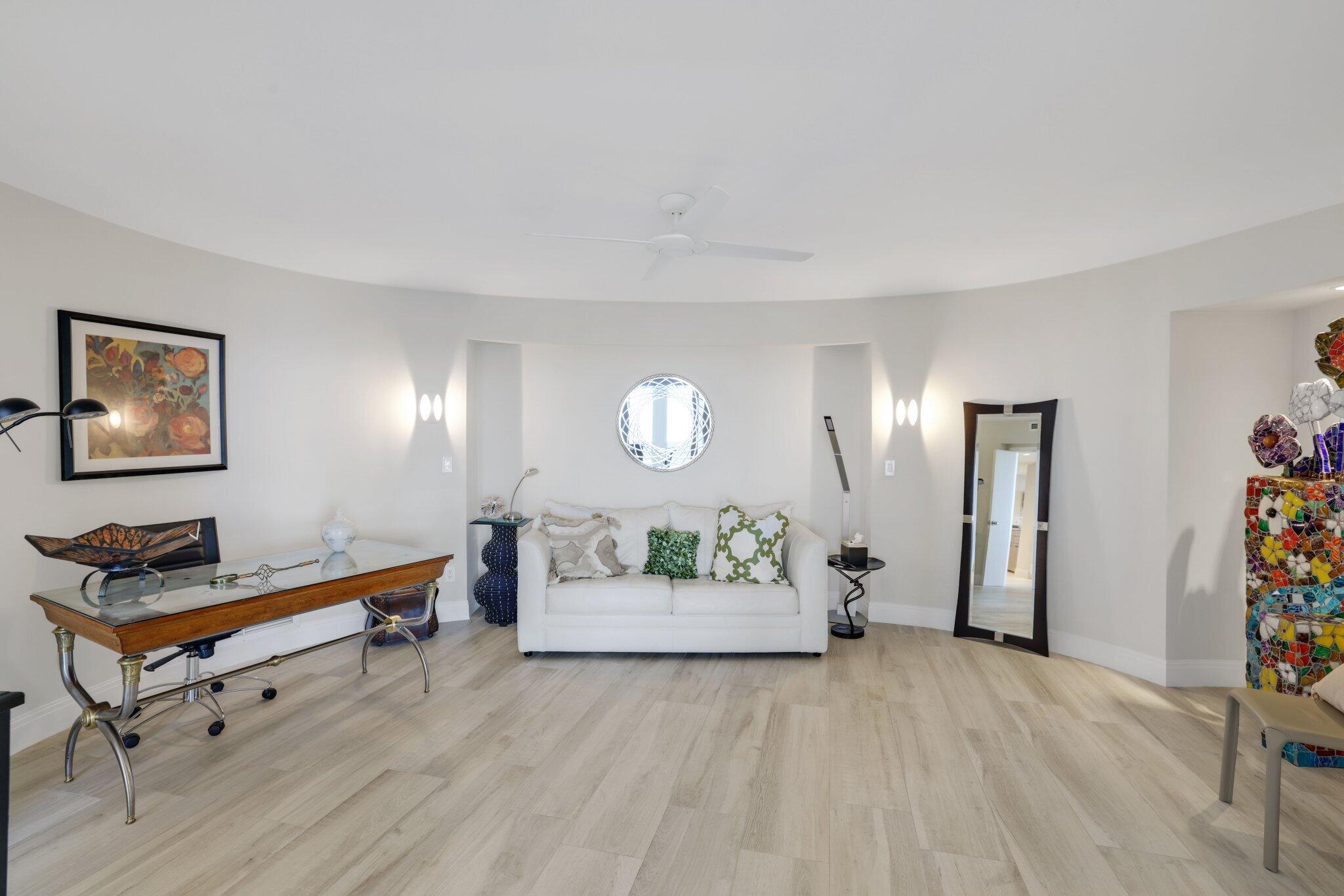 700 S Ocean Boulevard 1103-1104