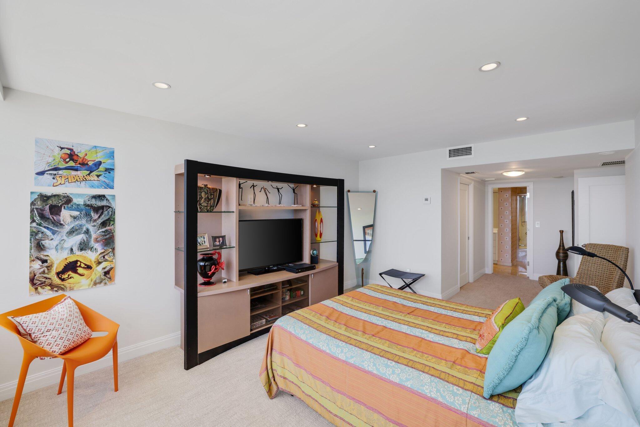 700 S Ocean Boulevard 1103-1104