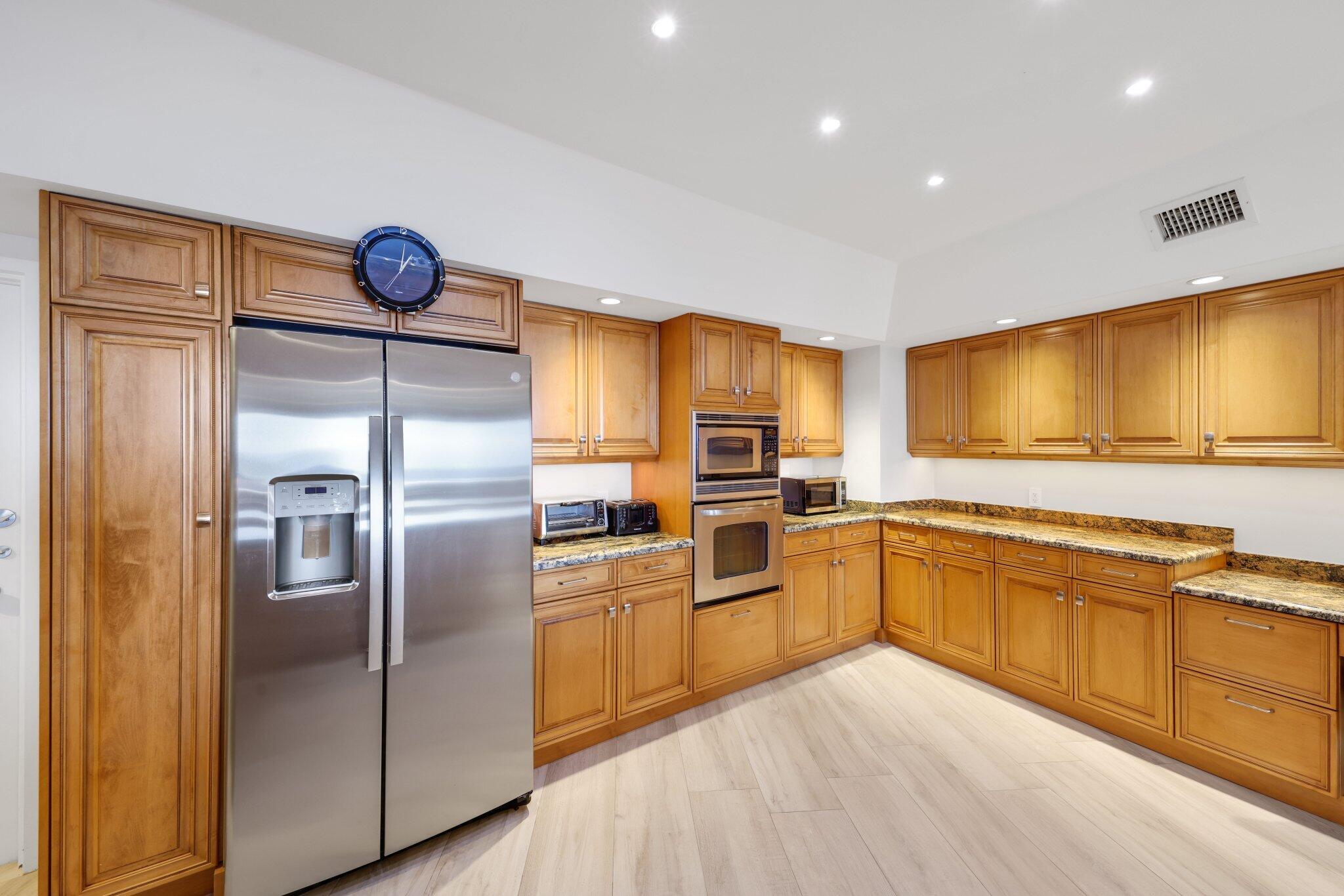 700 S Ocean Boulevard 1103-1104