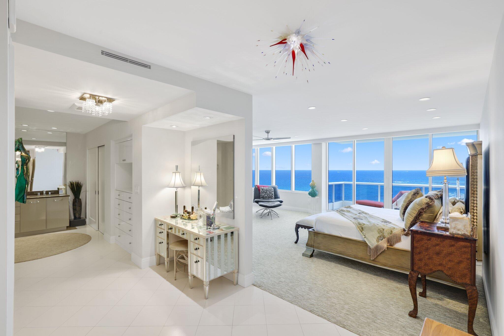700 S Ocean Boulevard 1103-1104