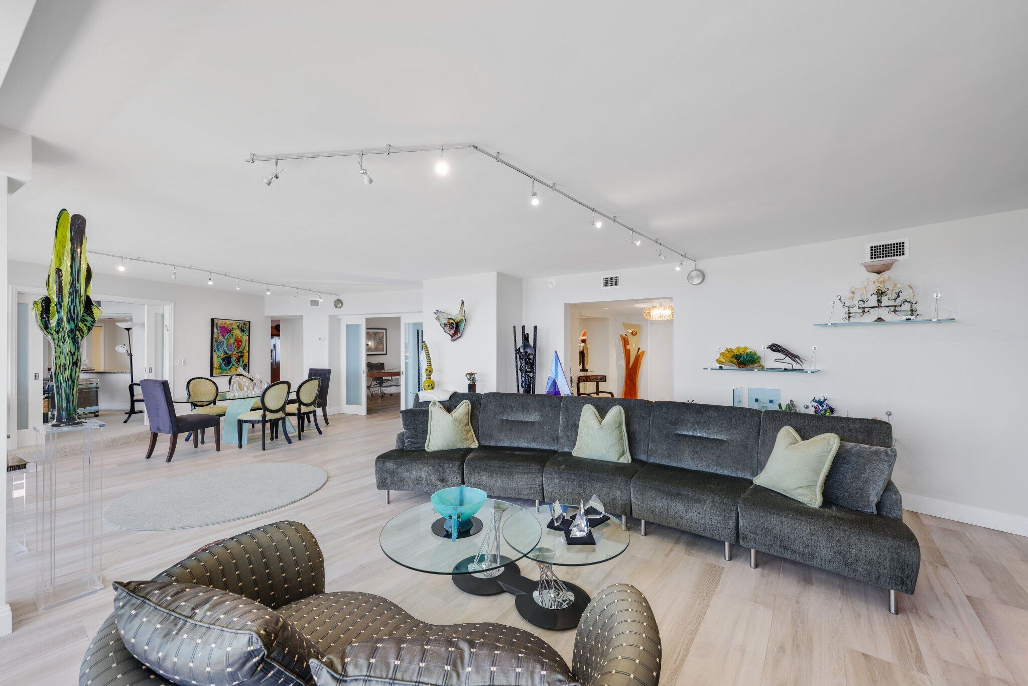 700 S Ocean Boulevard 1103-1104