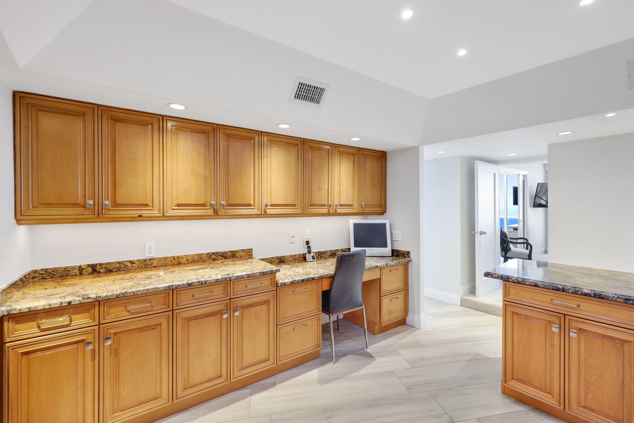 700 S Ocean Boulevard 1103-1104
