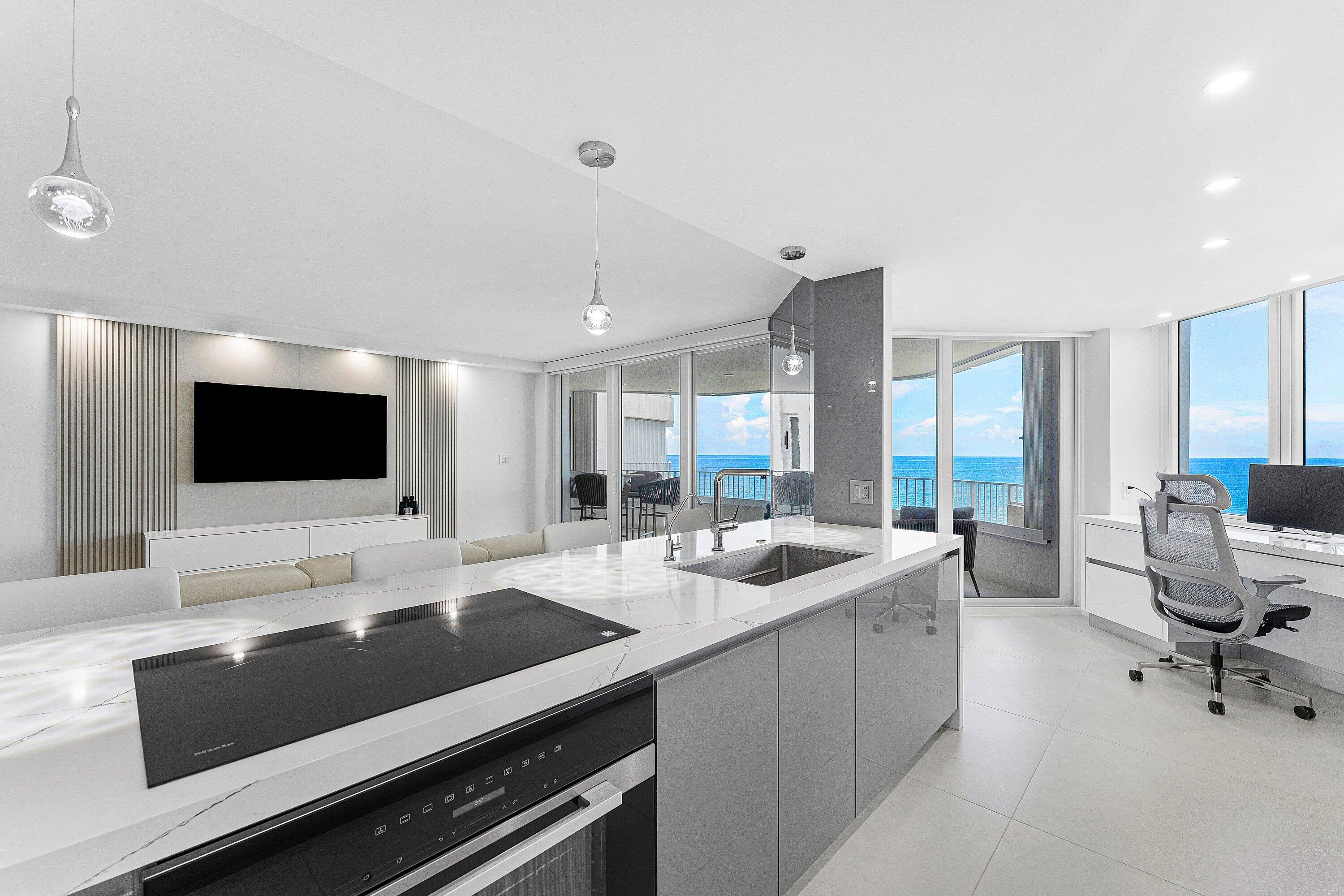 550 S Ocean Boulevard S 906