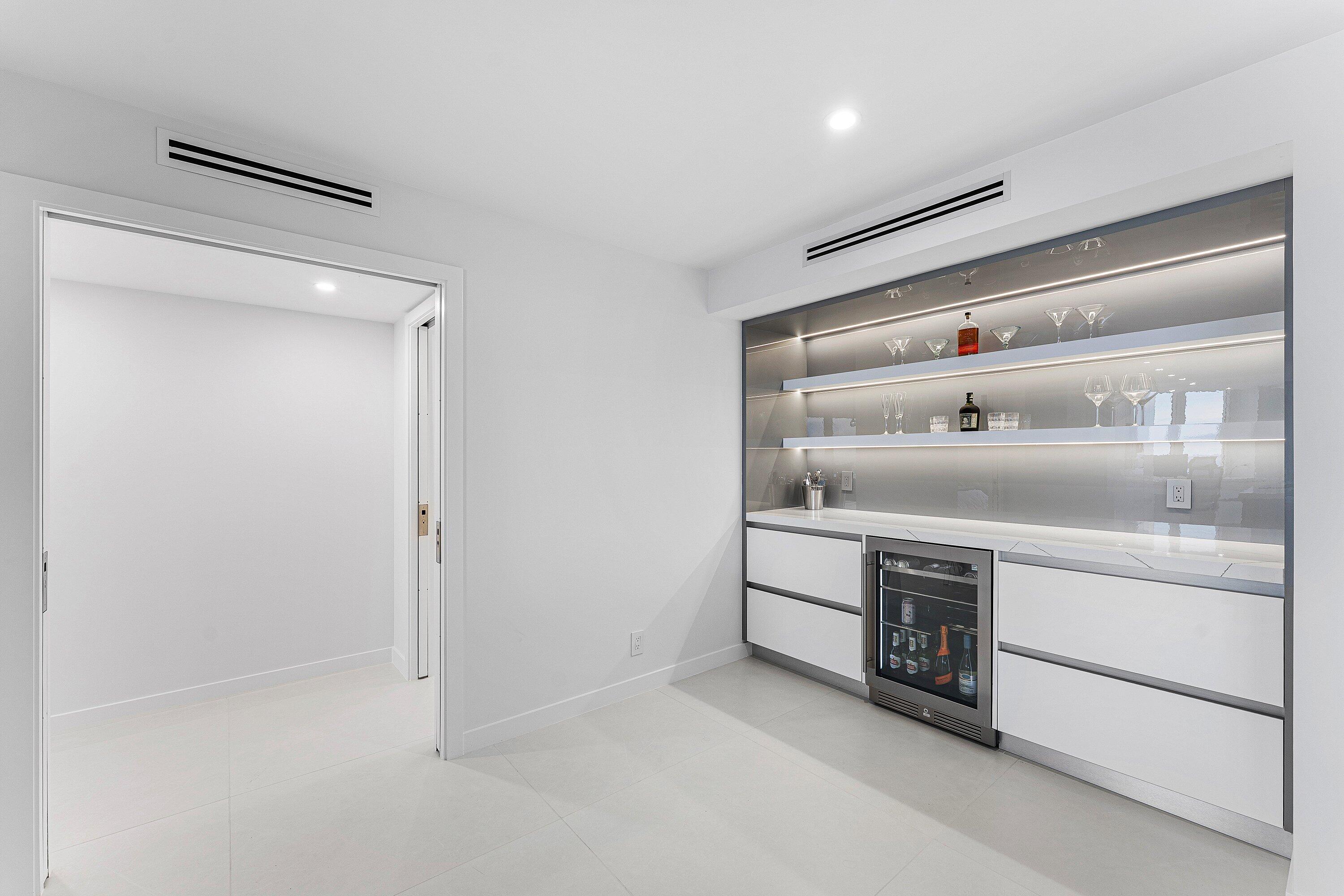 550 S Ocean Boulevard S 906