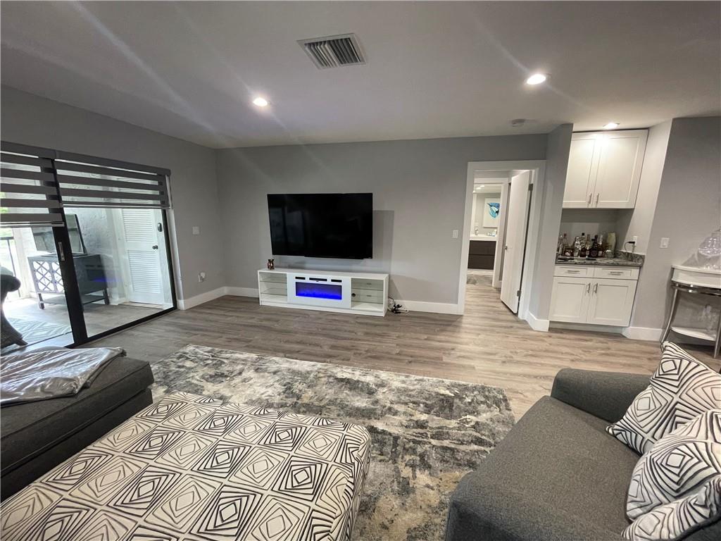 14 Westgate Ln Unit: F