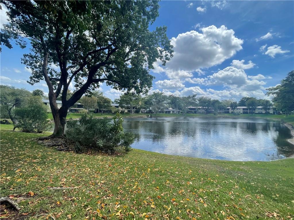 14 Westgate Ln Unit: F