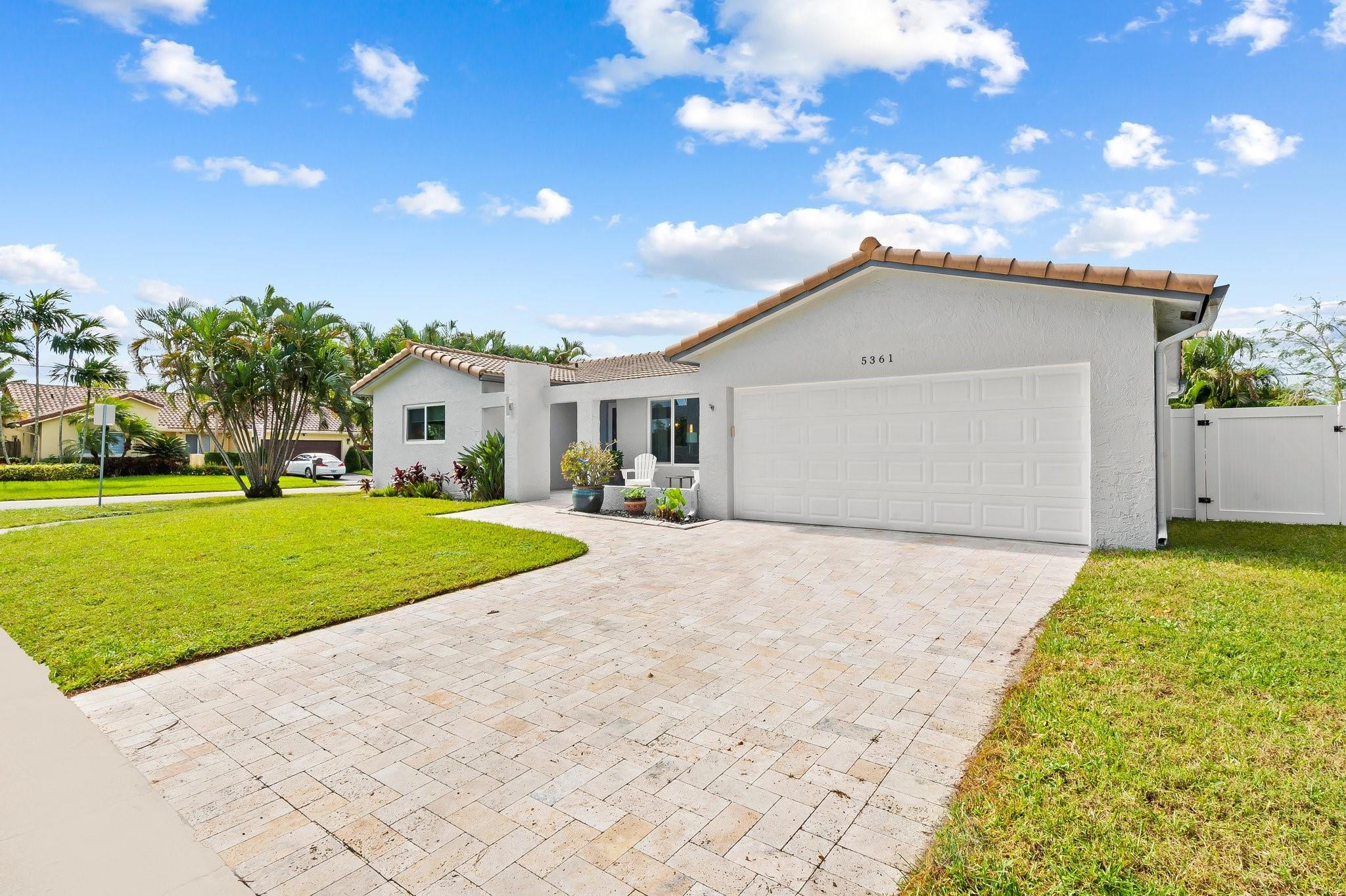 5361 SW 90th Ave