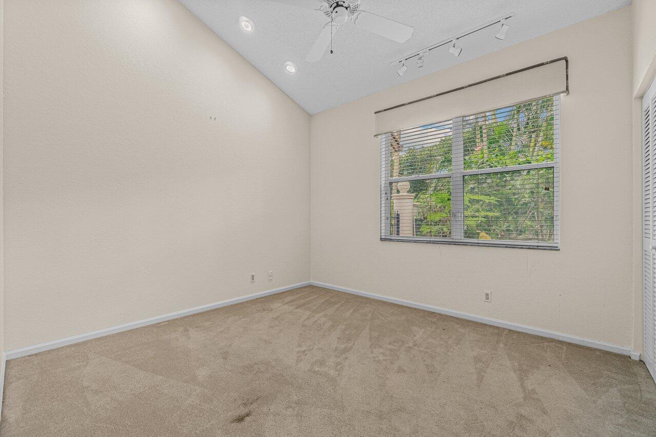 5537 NW 21st Way
