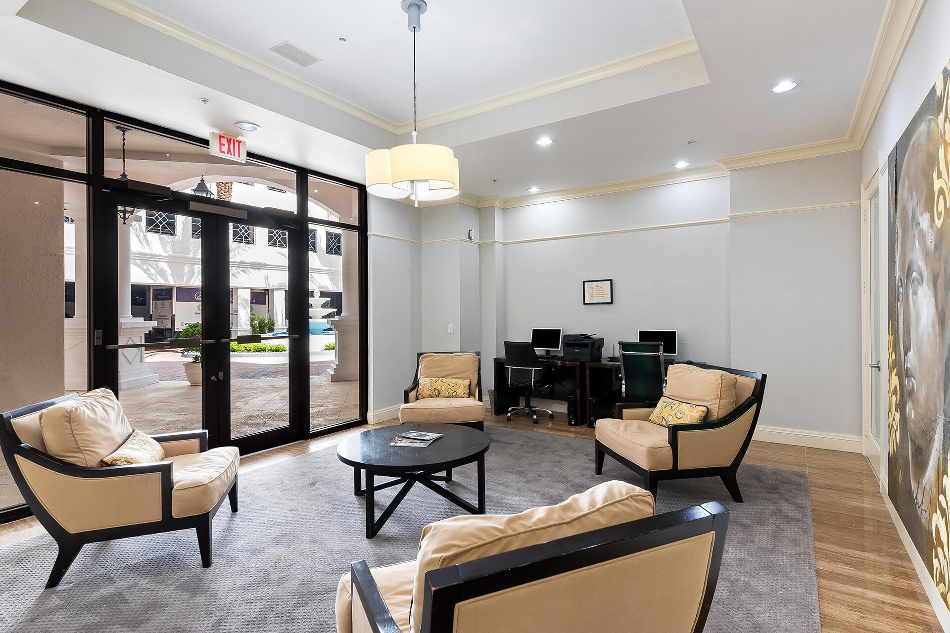 233 S Federal Highway Unit: Uph02