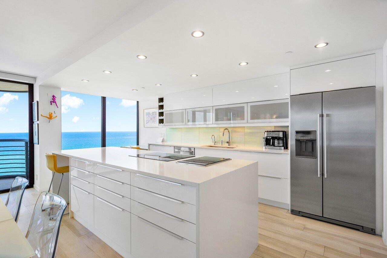 250 S Ocean Boulevard Unit: 8d