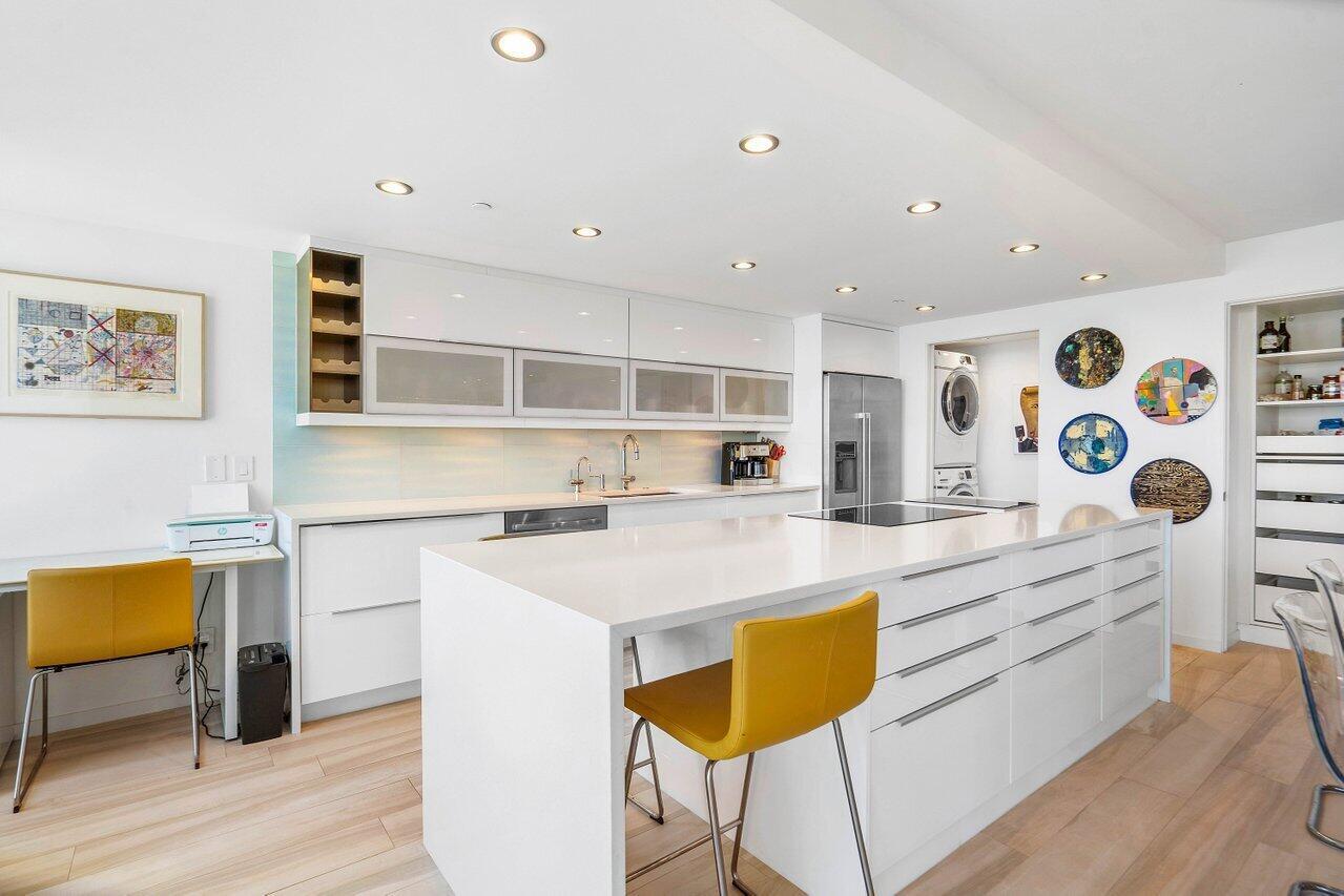 250 S Ocean Boulevard Unit: 8d