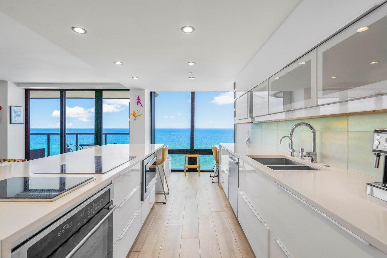 250 S Ocean Boulevard Unit: 8d