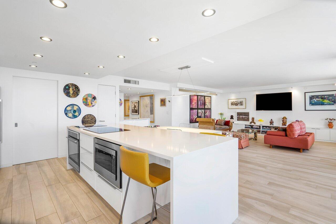 250 S Ocean Boulevard Unit: 8d