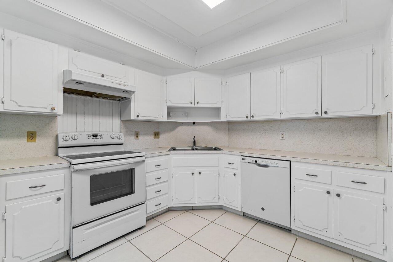 86 Macfarlane Drive Unit: 4e