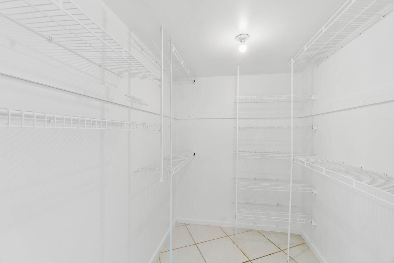 86 Macfarlane Drive Unit: 4e
