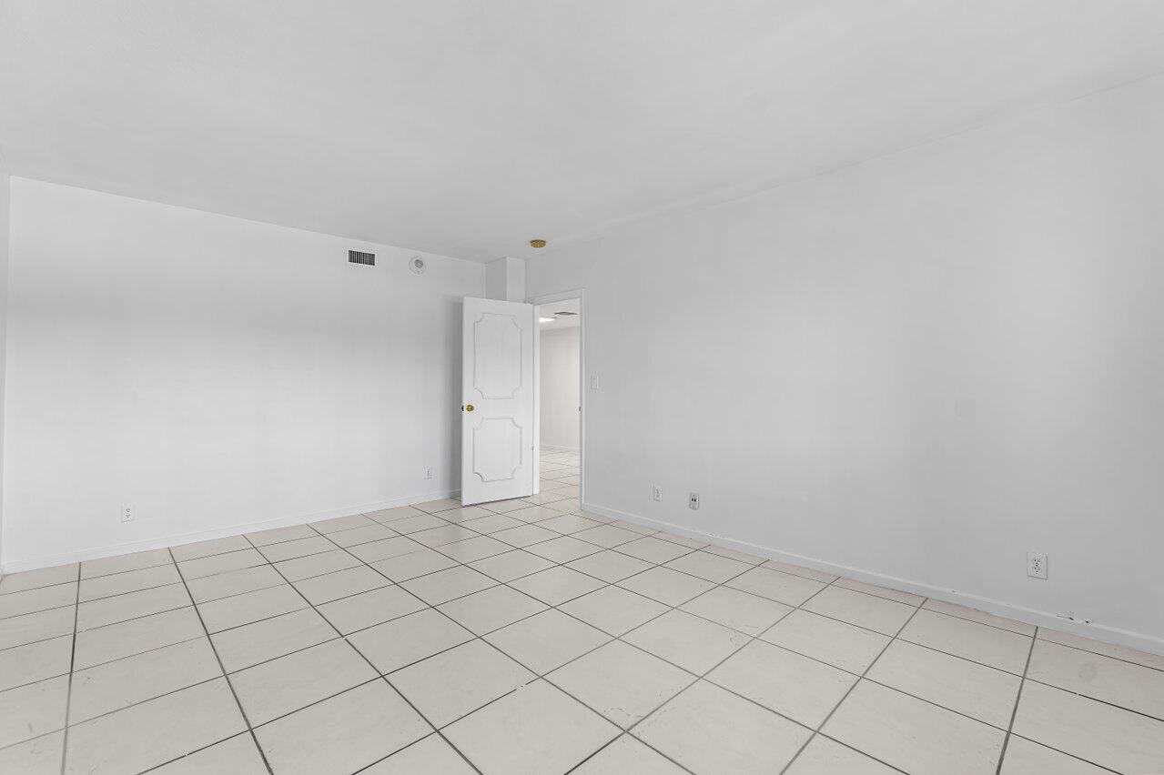 86 Macfarlane Drive Unit: 4e
