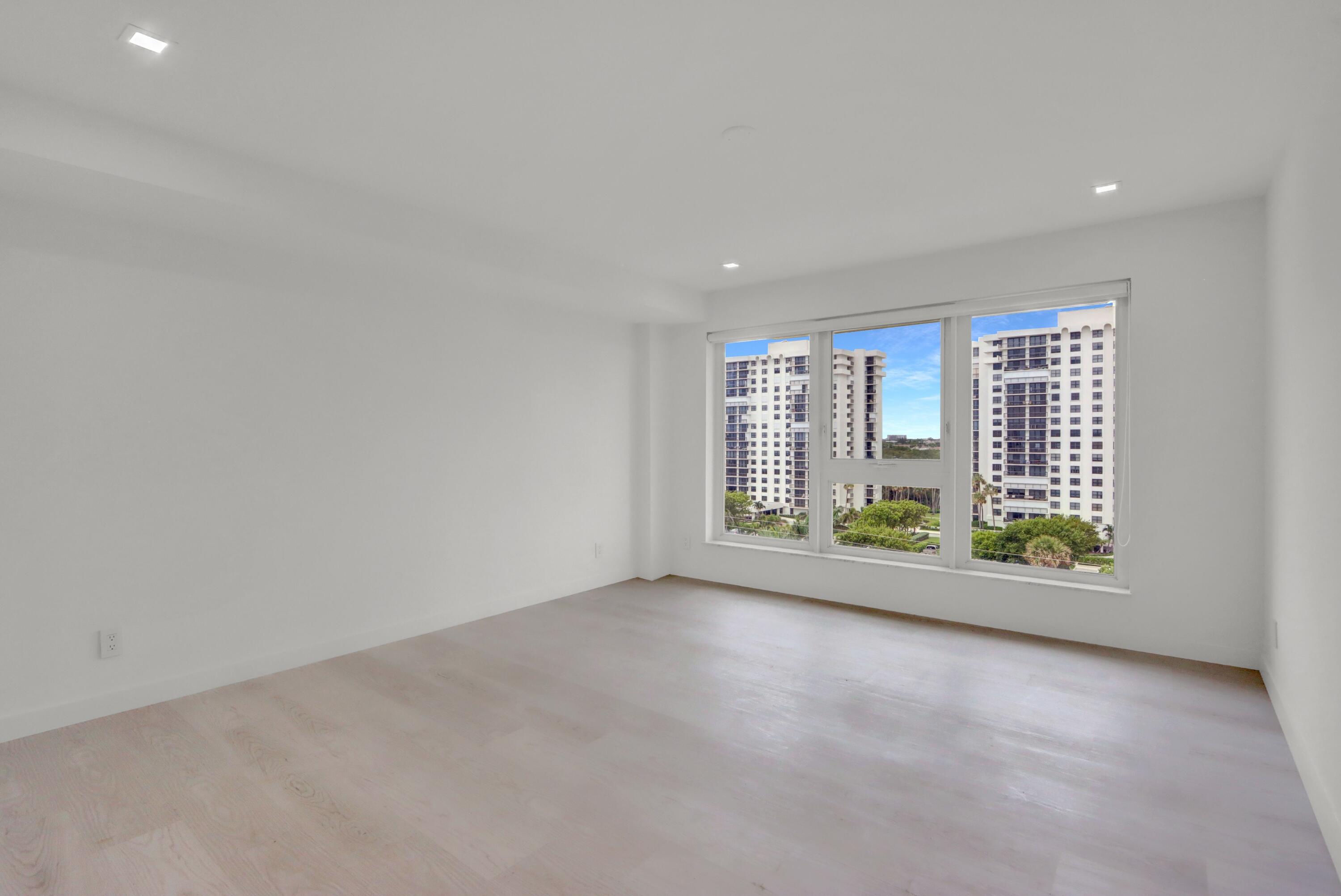 2066 N Ocean Boulevard 8sw