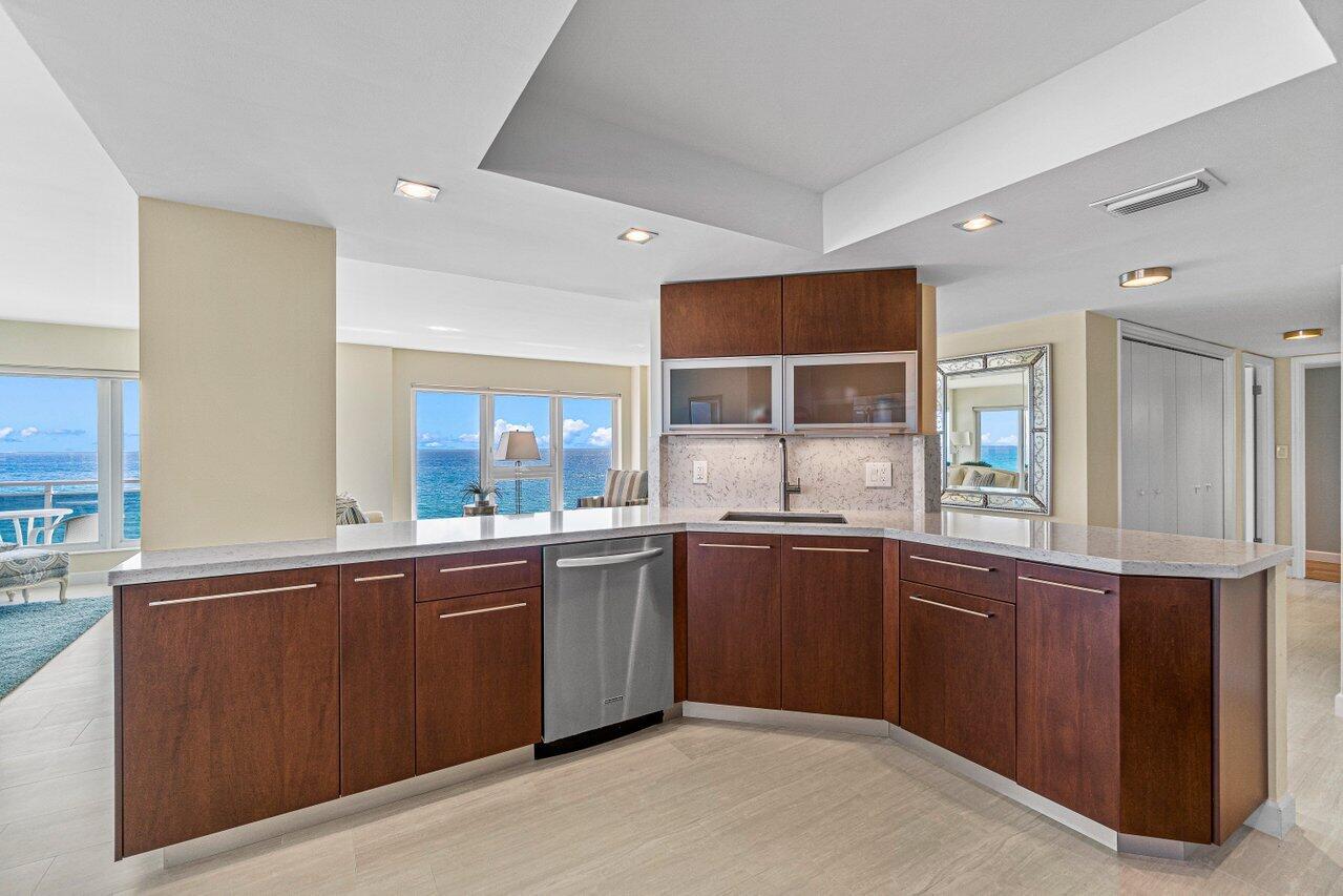 2066 N Ocean Boulevard 8ne