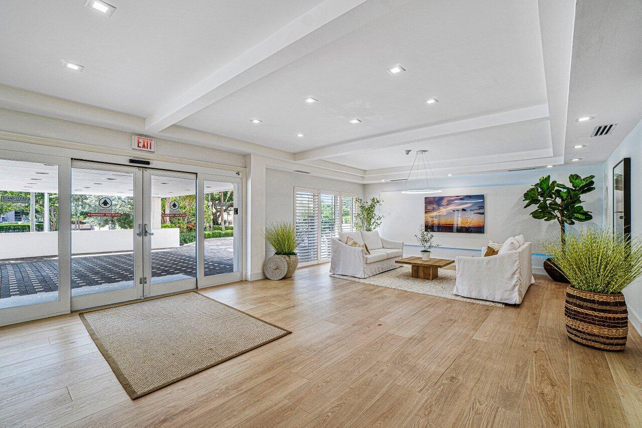 2066 N Ocean Boulevard 8ne