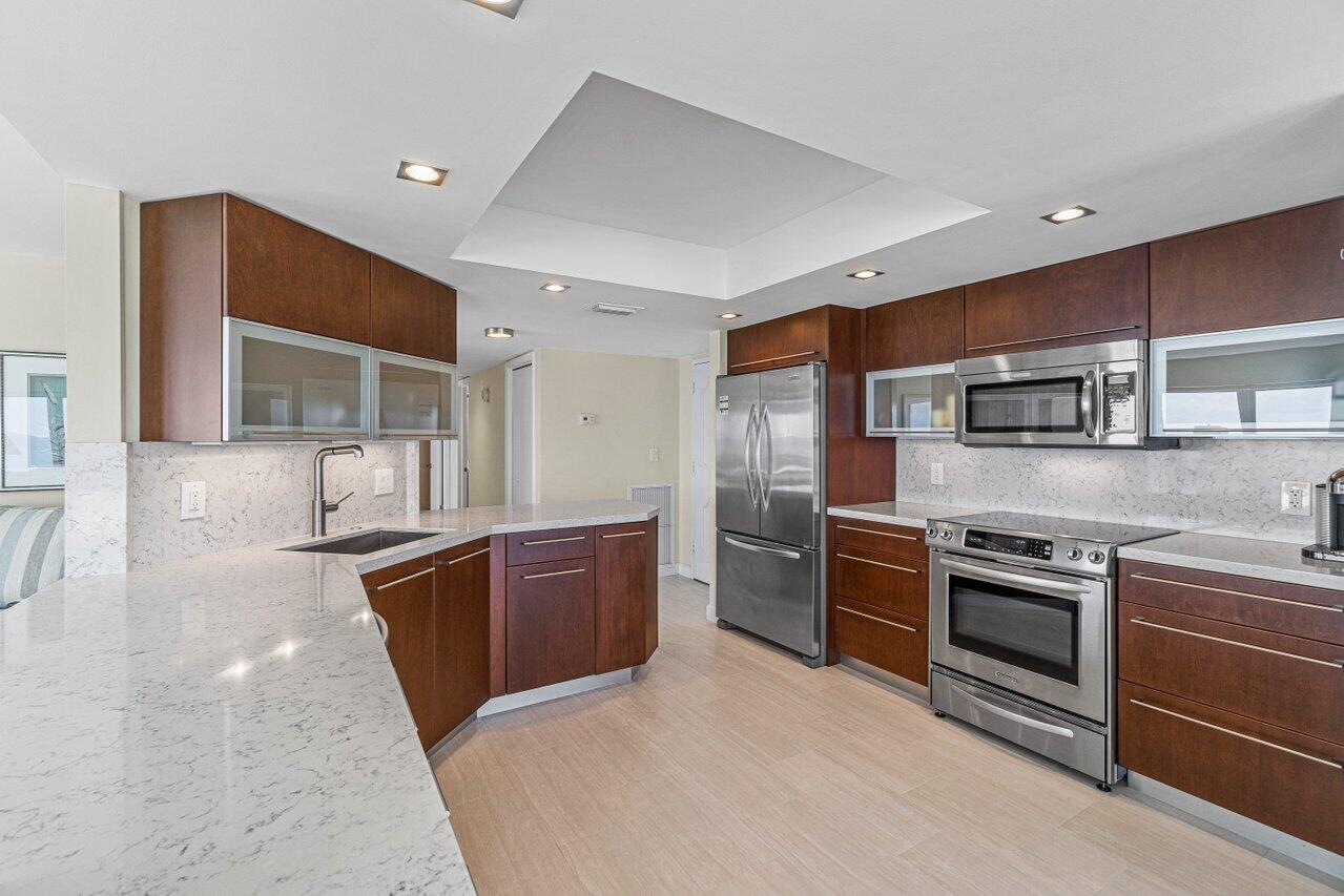 2066 N Ocean Boulevard 8ne