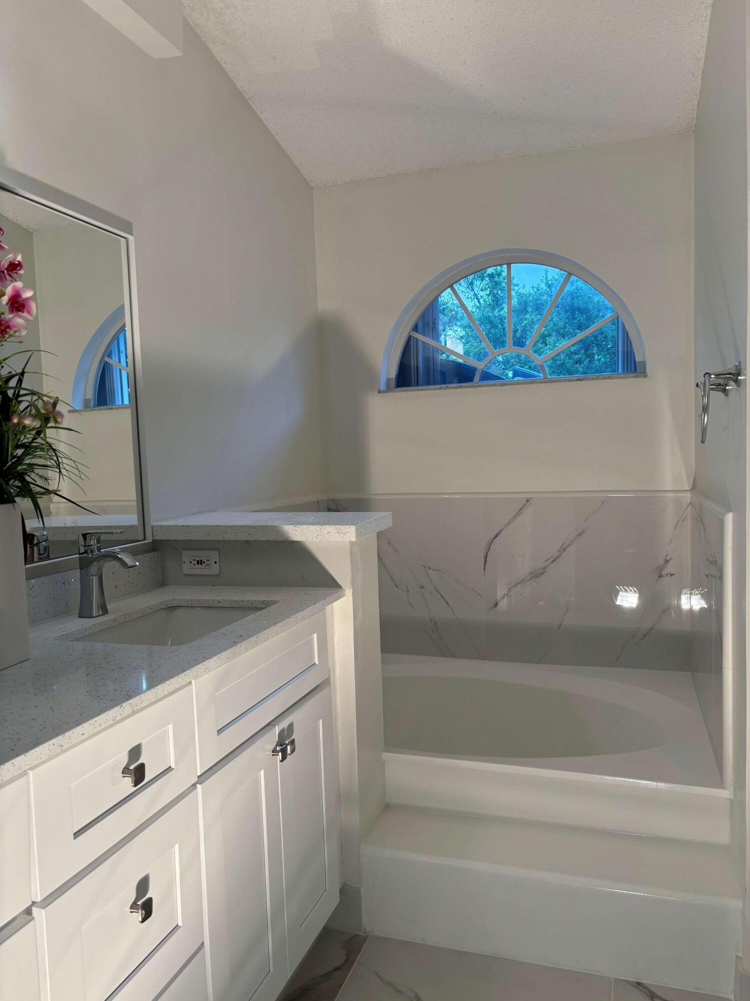 5230 Sapphire Valley