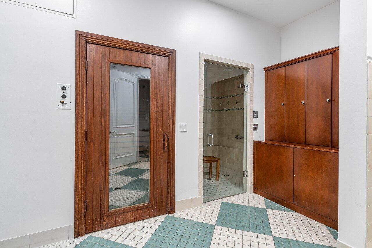 6352 Bellamalfi Street