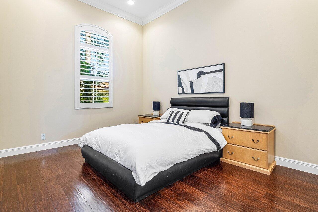 6352 Bellamalfi Street