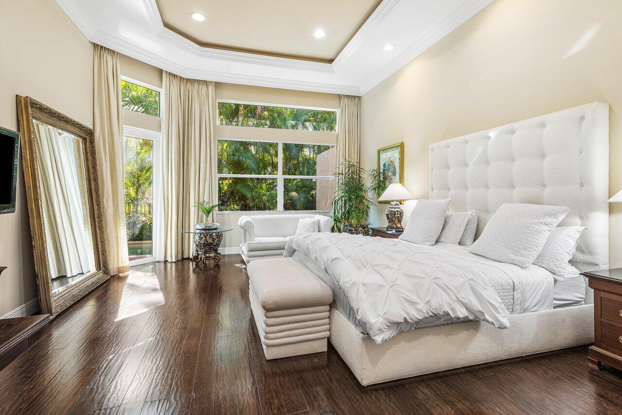 6352 Bellamalfi Street