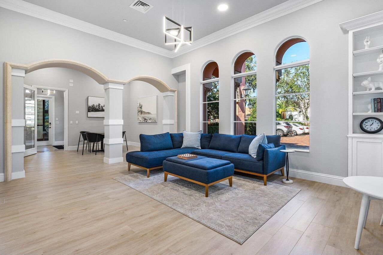 6352 Bellamalfi Street