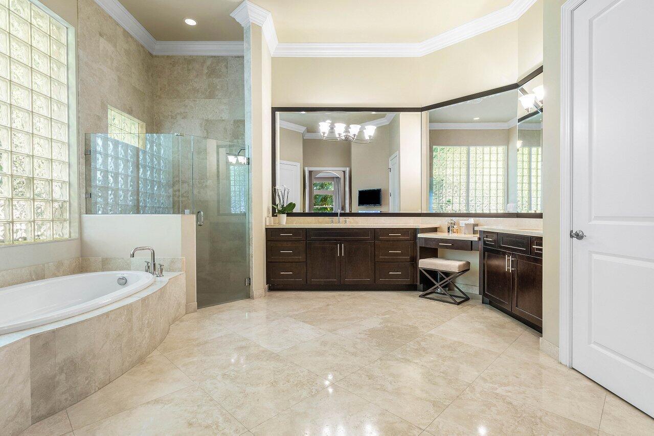 6352 Bellamalfi Street