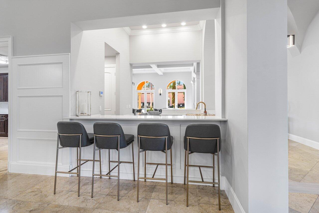 6352 Bellamalfi Street