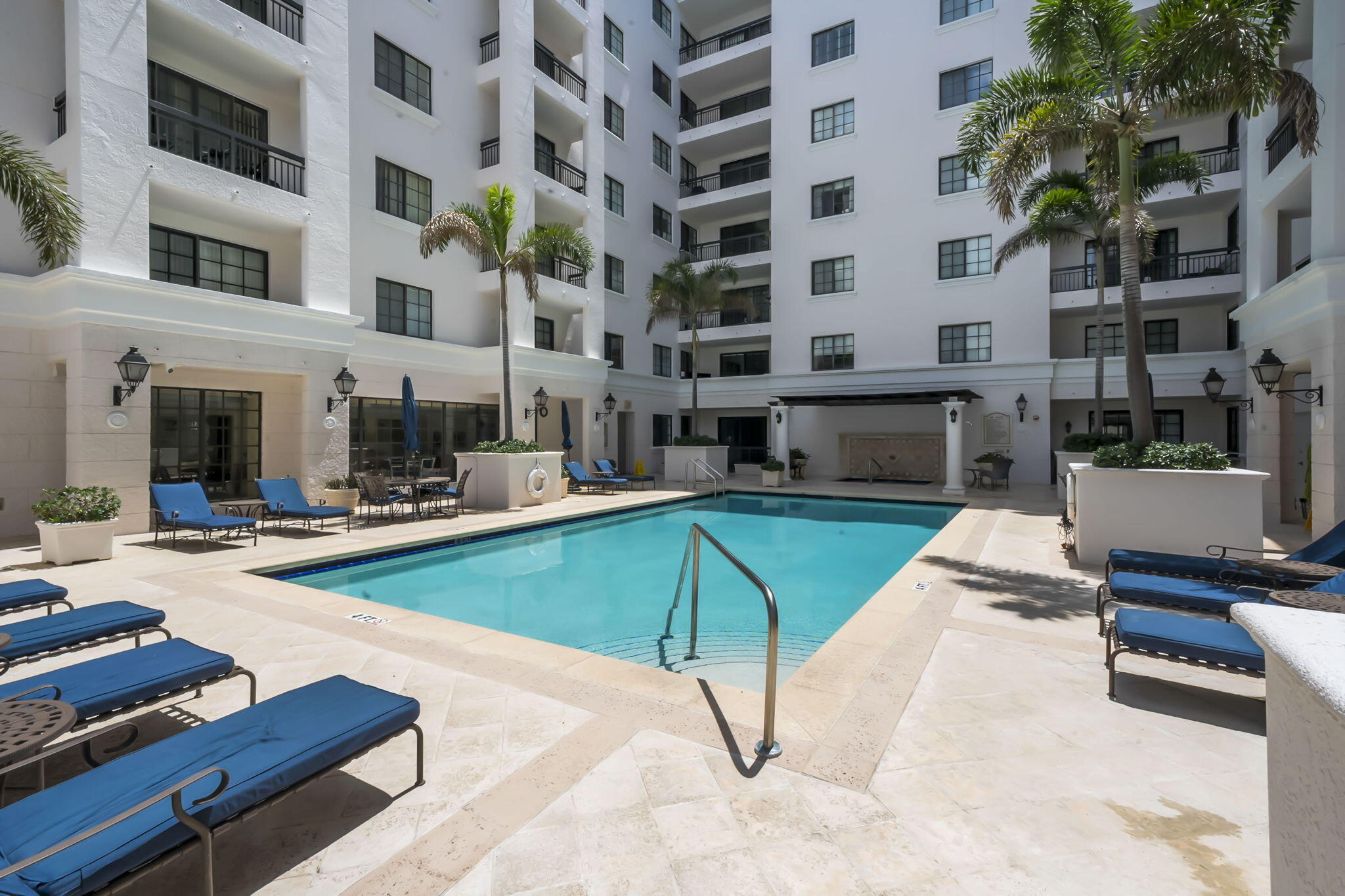 233 S Federal Highway Uph-25