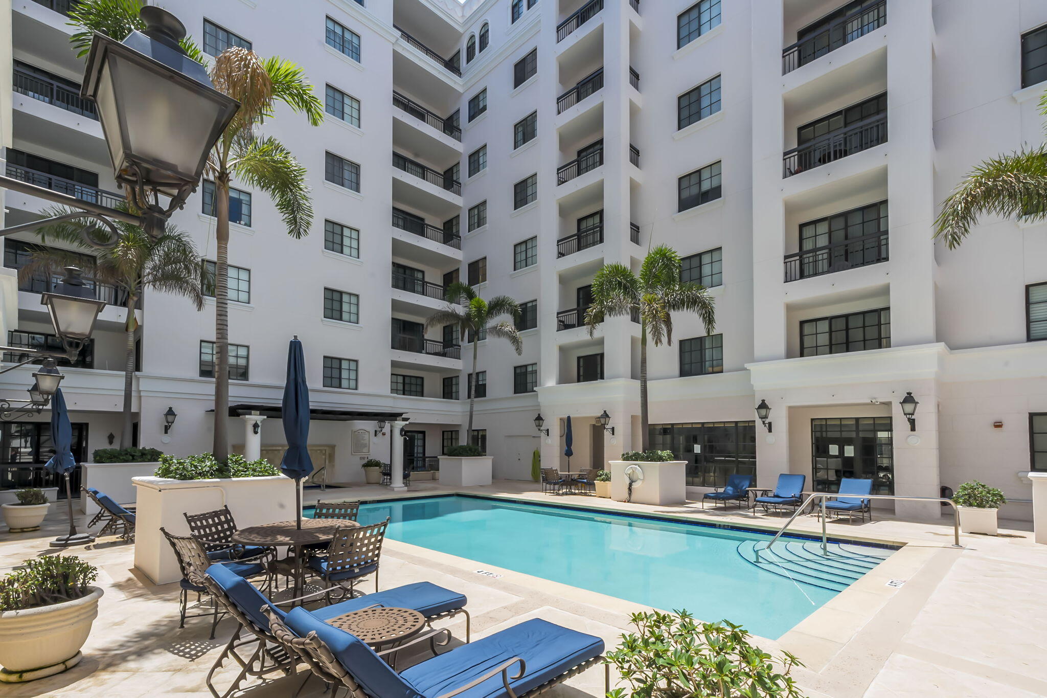 233 S Federal Highway Uph-25