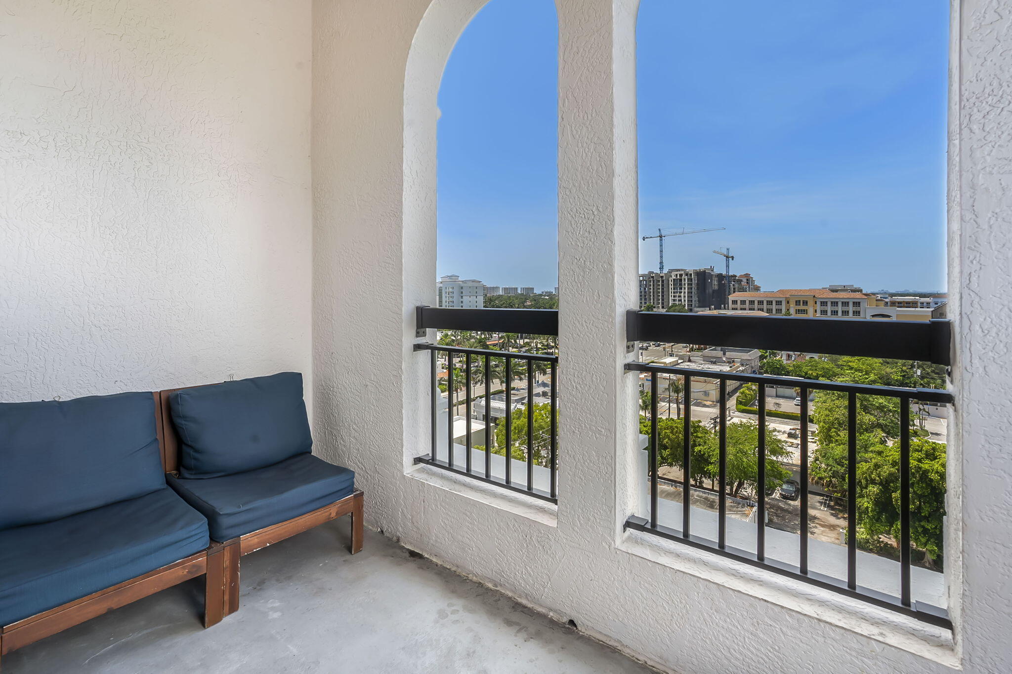 233 S Federal Highway Uph-25