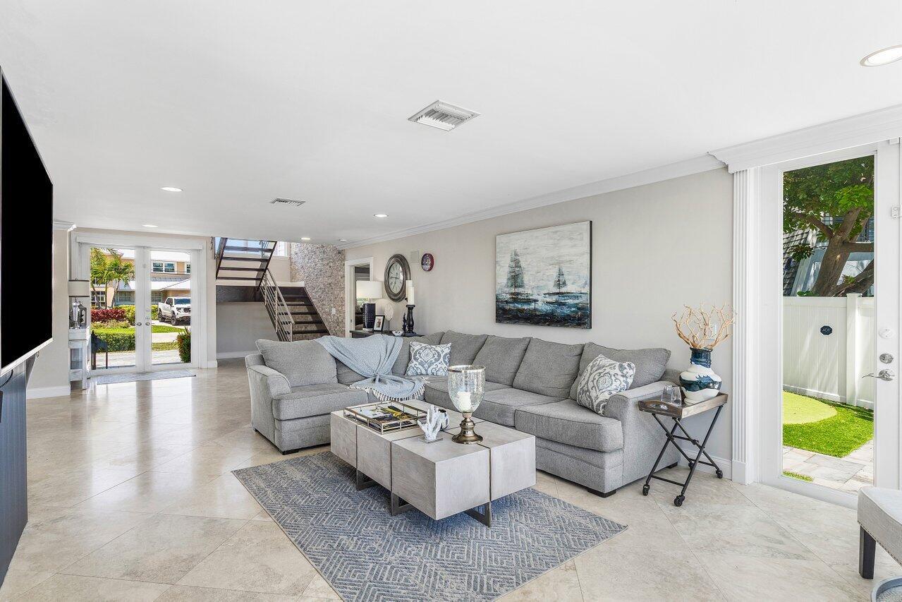 910 Jasmine Drive