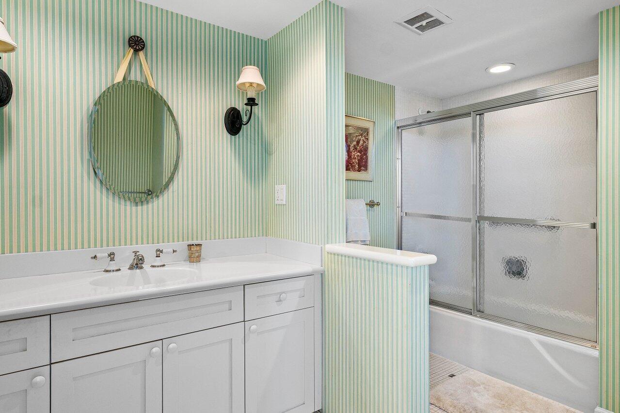 700 S Ocean Boulevard 1001